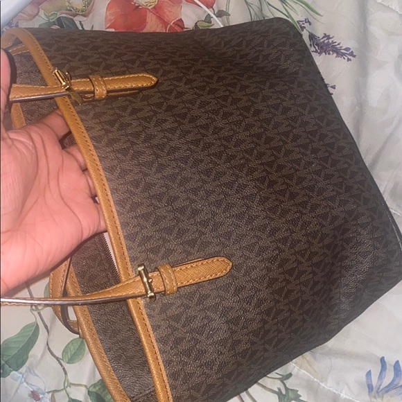 Micheal kors tote bag - Picture 4 of 5